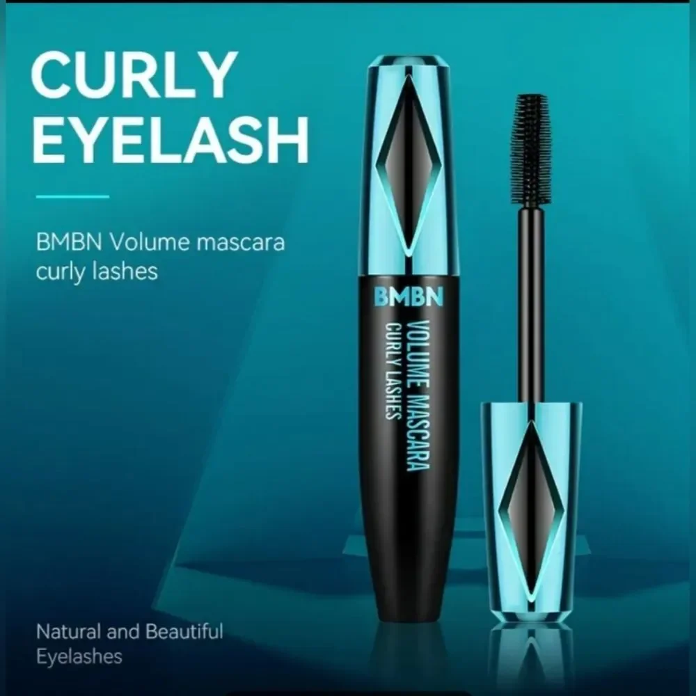 Black 4D Volume Mascara - Picture 2 of 7